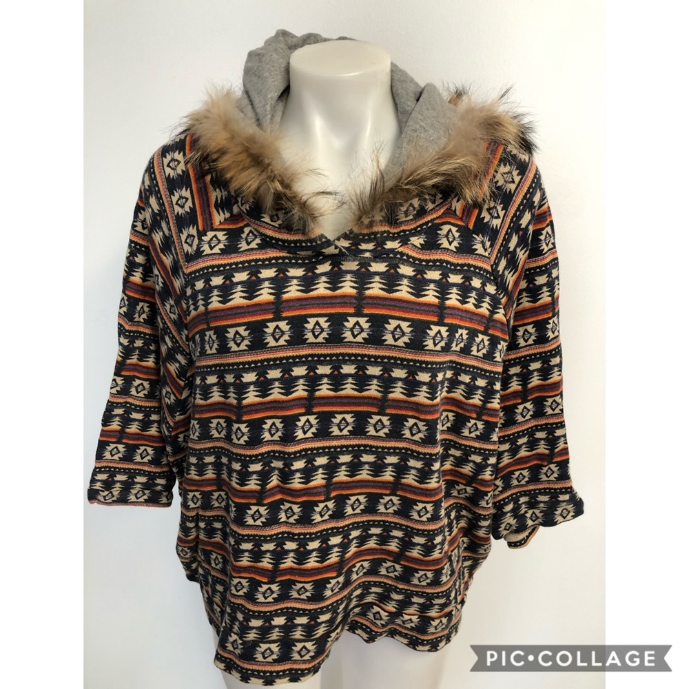XXl Women’s Hooded AZTEC Shirt LARGE